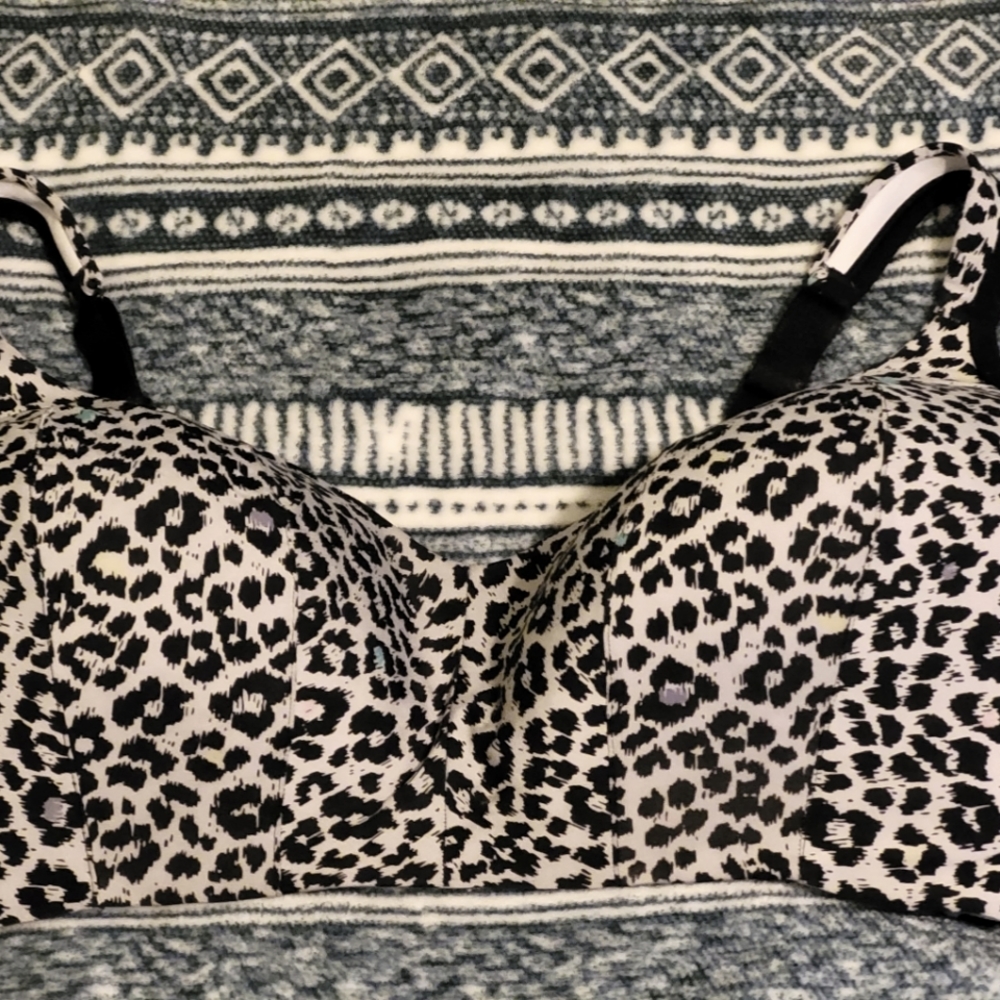 Cacique wireless bra 40H